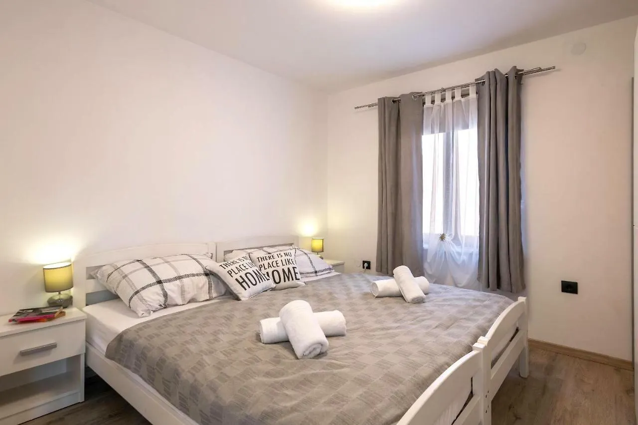 Apartments Lovric Pula
